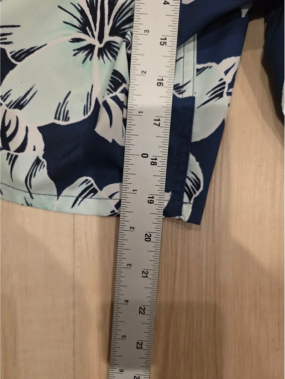 Abercrombie & Fitch Men's Floral Swim Trunks Size 30